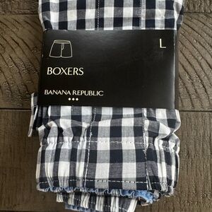Banana Republic Men’s size L Blue and White Plaid Boxers
